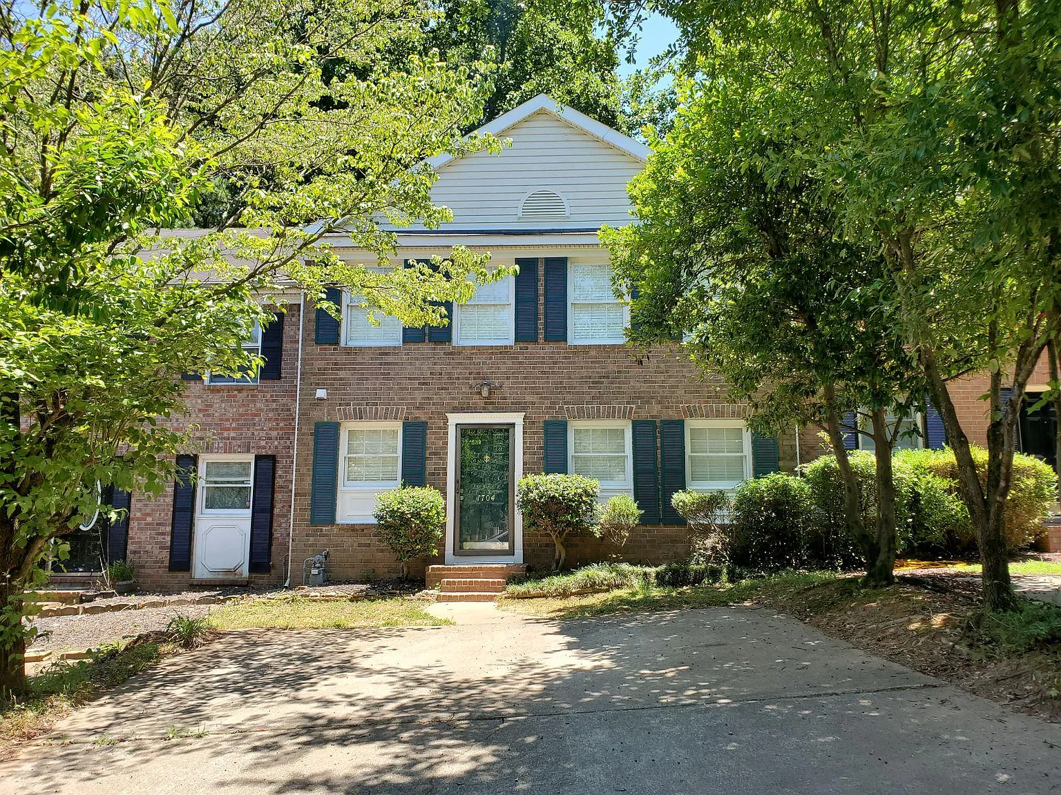 1704 Twin Brooks Dr — Photo 1