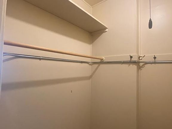4th image of 1800 E Capitol Dr APT 3H