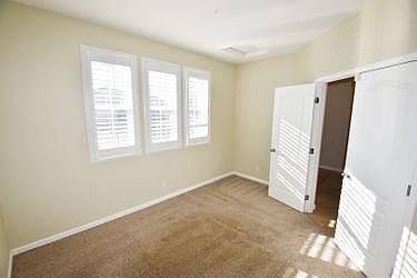 5th image of 625 Laugenour Dr