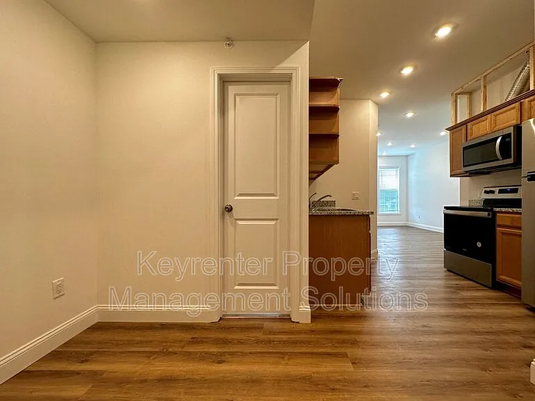 3445 Lee Hwy #309 — Photo 3
