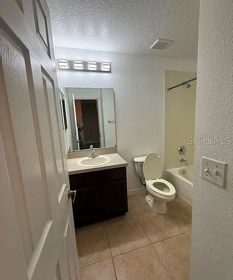 322 Artisan St #L — Photo 13
