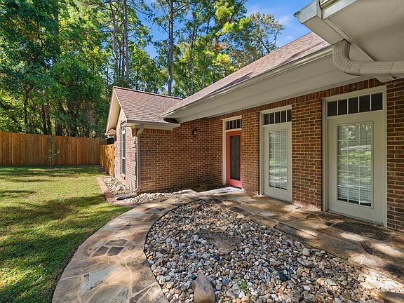 5th image of 322 Royal Cir