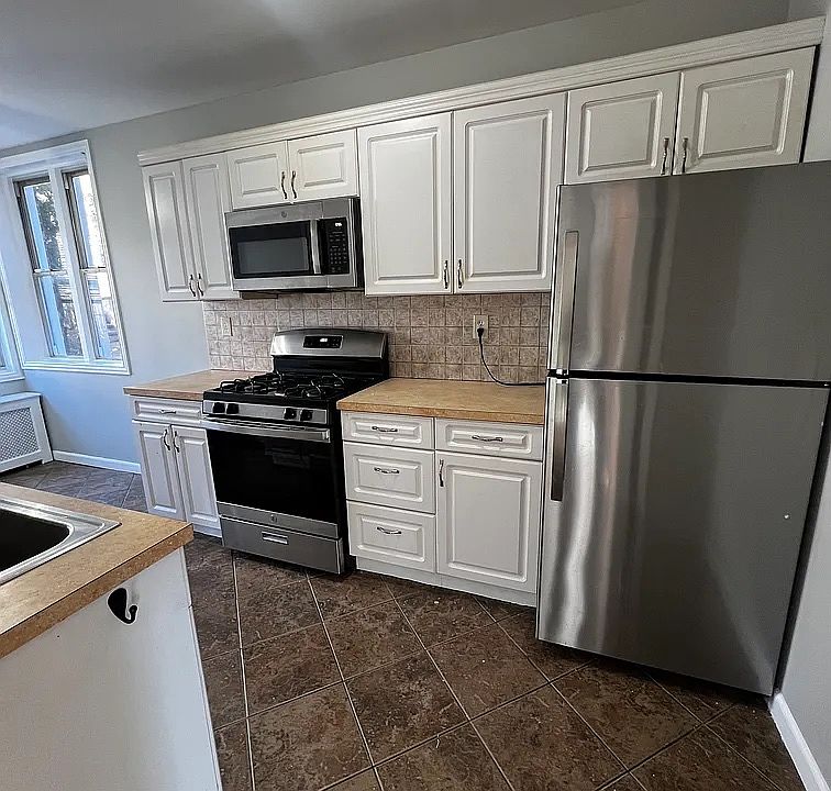 1st image of 35 Woodlawn Ave #1