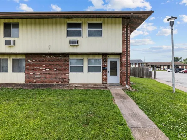 7473 Hazelcrest Dr, Hazelwood, MO 63042