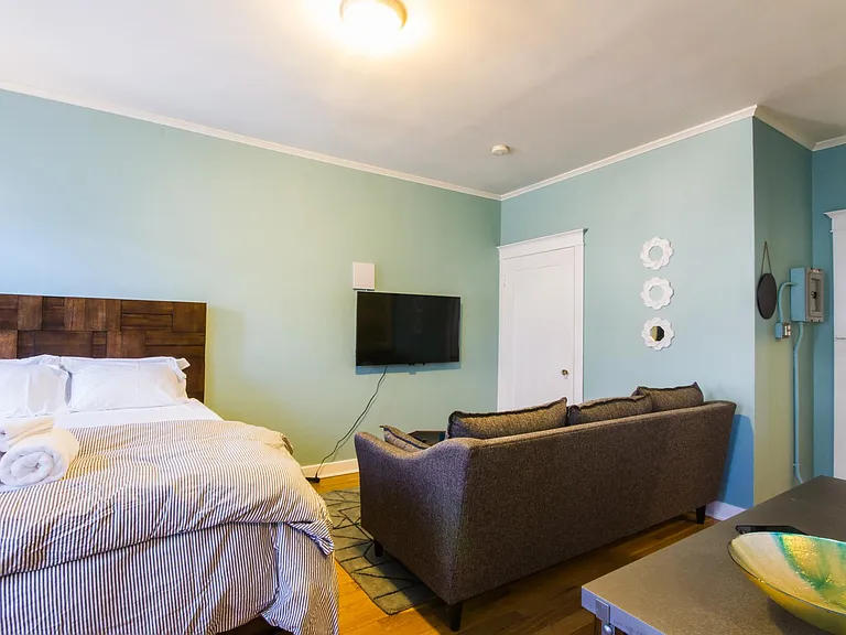 2113 W Sunset Blvd #4 — Photo 10