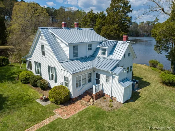 1104 Old Wormley Creek Rd, Yorktown, VA 23692