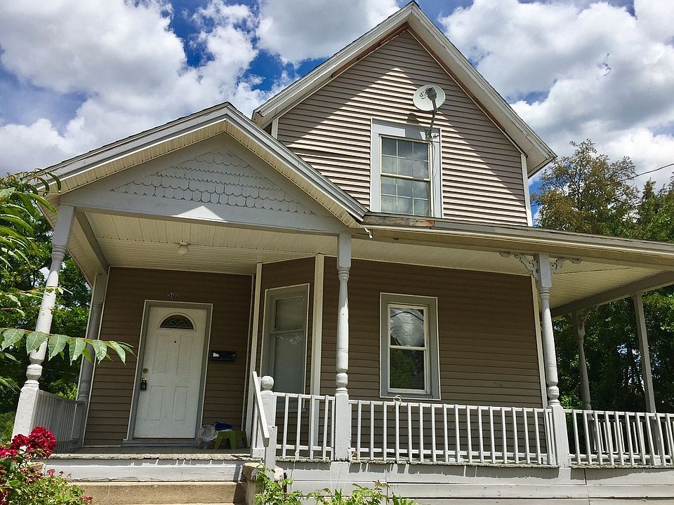 1st image of 301 Brown St SE
