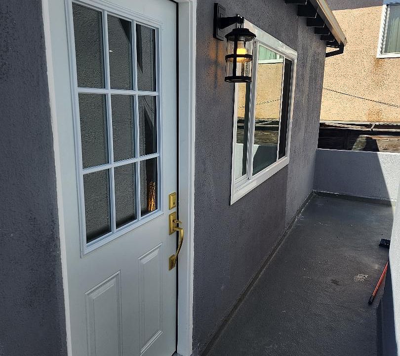 APARTMENT D ENTRY