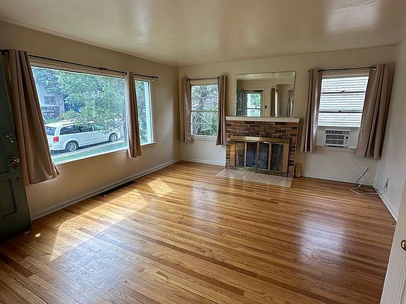 4th image of 1920 E 22nd St #A