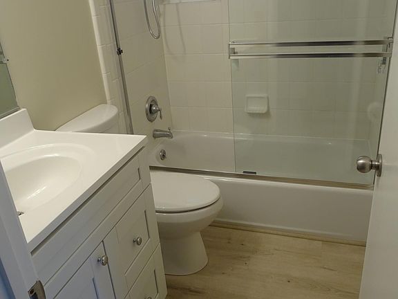 5th image of 4446 Hilton Ave