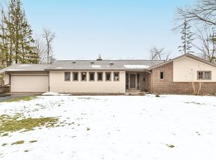 12245 W Somerset Dr, Franklin, WI 53132