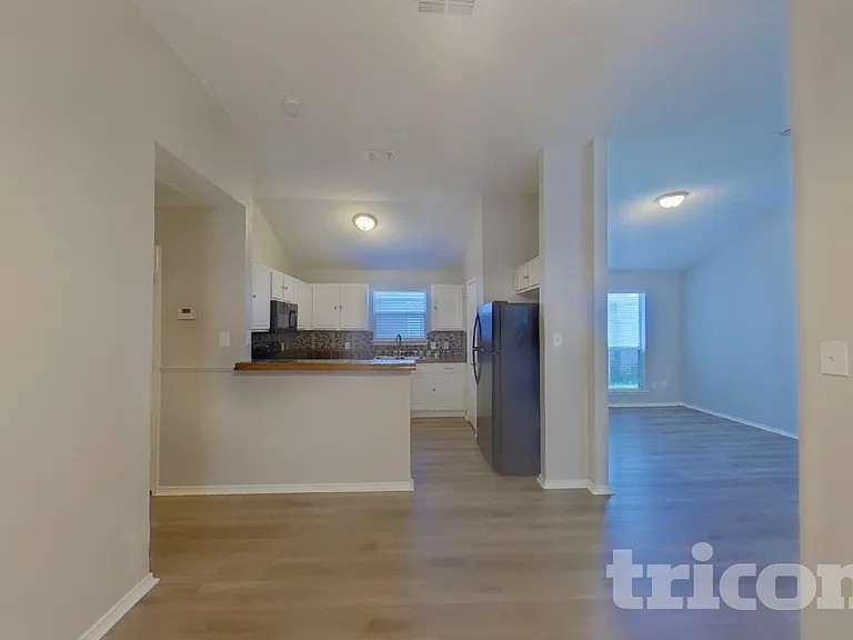 10525 Flamewood Dr — Photo 5