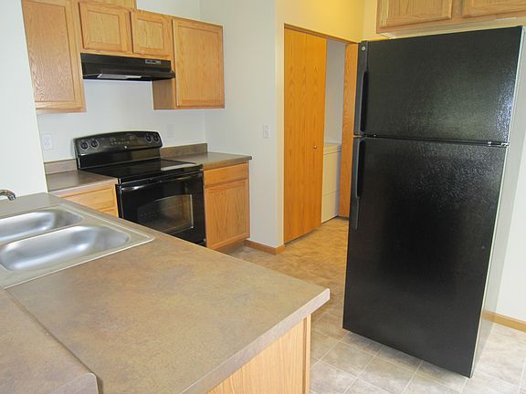 2nd image of 1615 Midland Ct NE Unit 6