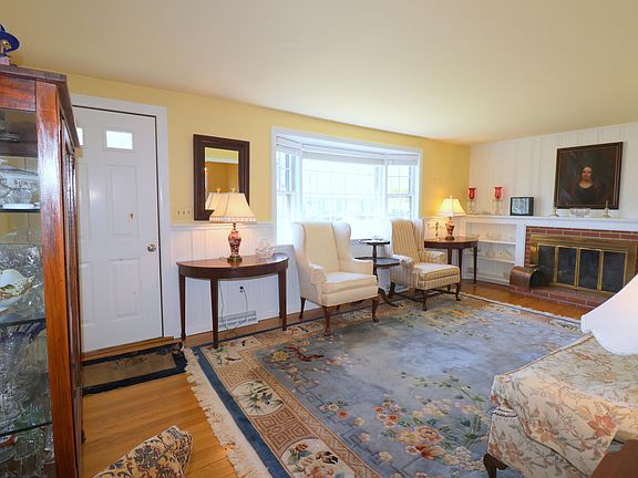 2nd image of 11 Leonard Road