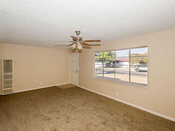3rd image of 3905 N Kavanagh Ave