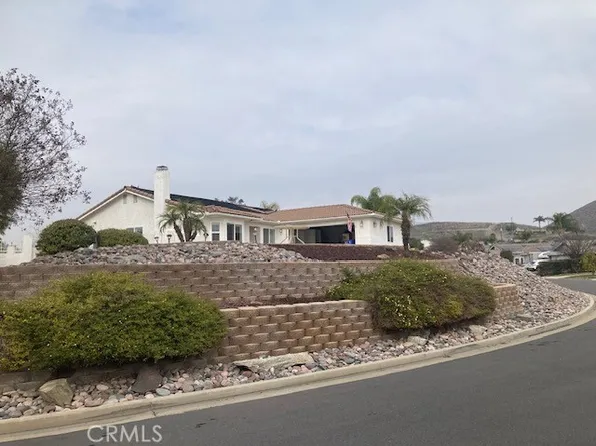 23100 Compass Dr, Canyon Lake, CA 92587