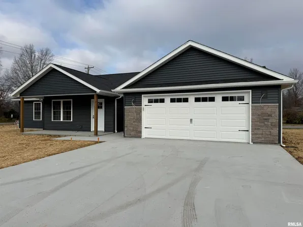 102 Townhouse Dr, Cambria, IL 62915