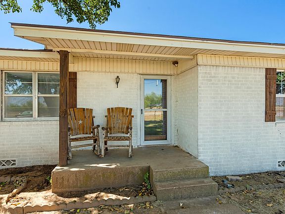 3rd image of 437 Tammen Rd