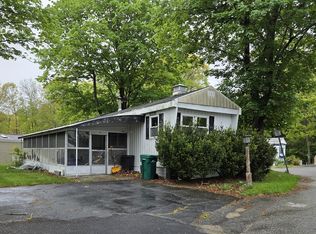 1237 Central St Trailer 7, Leominster, MA 01453