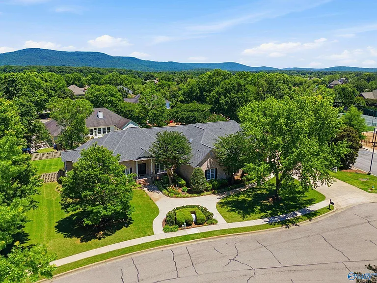 2704 Hampton Cove Way SE — Photo 40