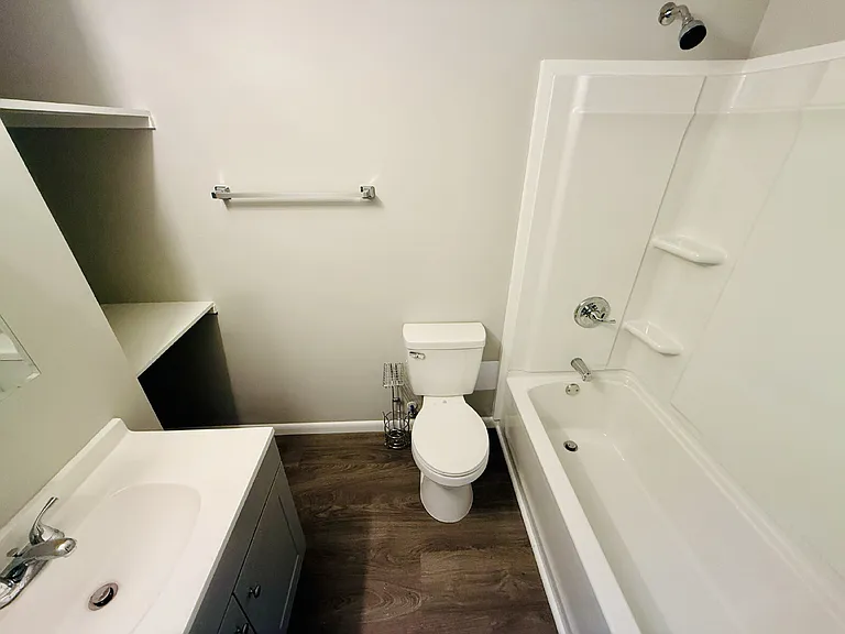 4736 Rosehill Rd — Photo 14