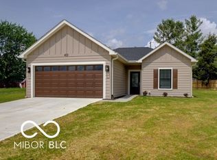 403 Fox Ridge Ct, Shelbyville, IN 46176