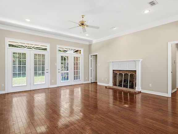 5th image of 3403 Pinecreek Dr