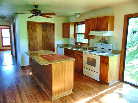 4th image of 4903 Goddin Cir