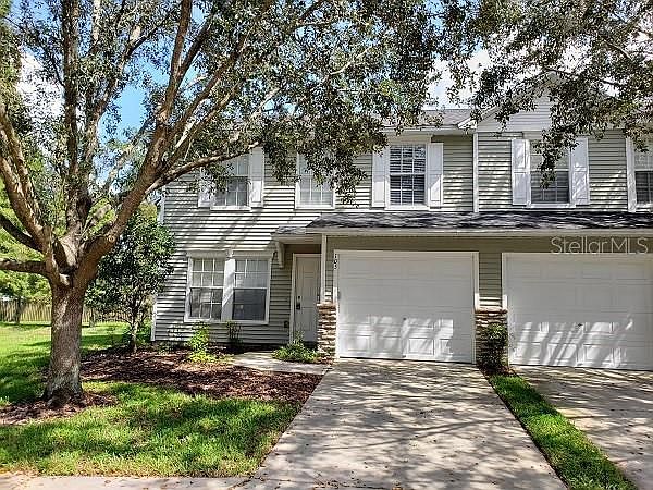 1st image of 105 Woodknoll Pl