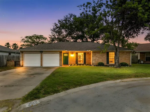 2512 Azalea Ct, Galveston, TX 77551