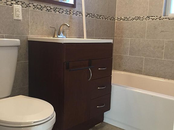4th image of 265 Logan Ave #1