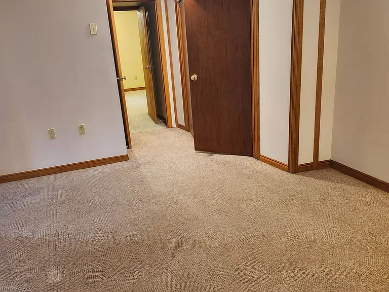 9 Scarlett Dr #LOWER — Photo 8