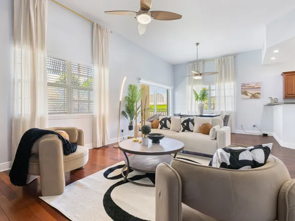 141 175th Ave E, Redington Shores, FL 33708