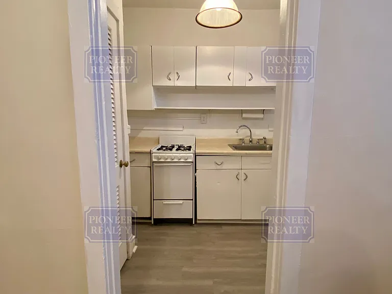 3110 Kensington Ave — Photo 35