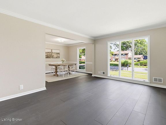 4th image of 10110 Timberwood Cir