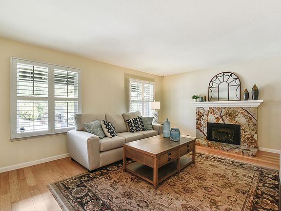 4th image of 1544 Solitude Ln