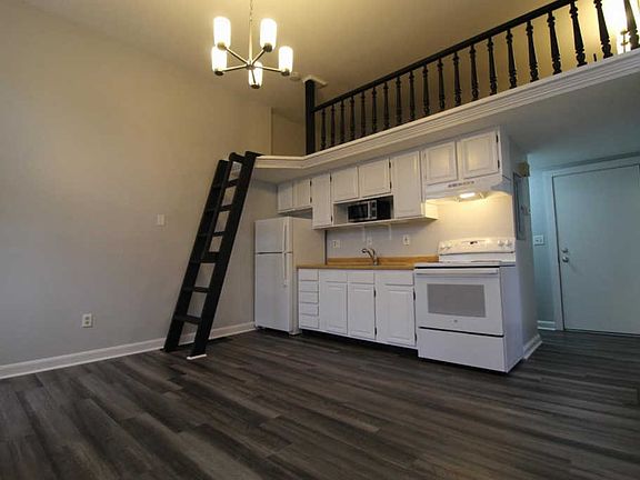 2nd image of 2144 Saint James Ave APT 1