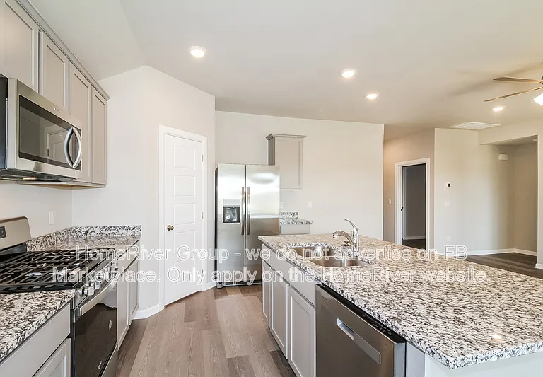 10504 SW 41st St — Photo 5