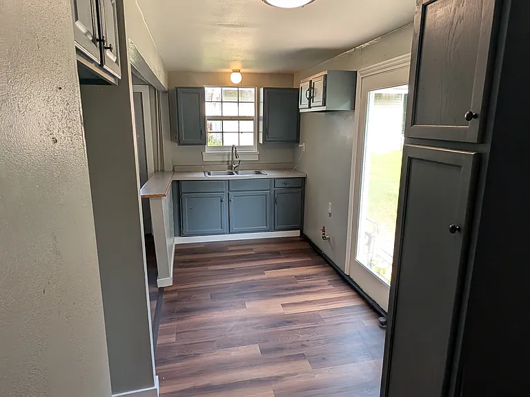 901 S Creve Coeur Ave #2 — Photo 5