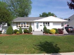 60 Haverford Rd, Hicksville, NY 11801