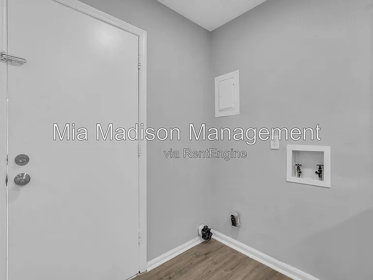 111 E Mell St #24 — Photo 19
