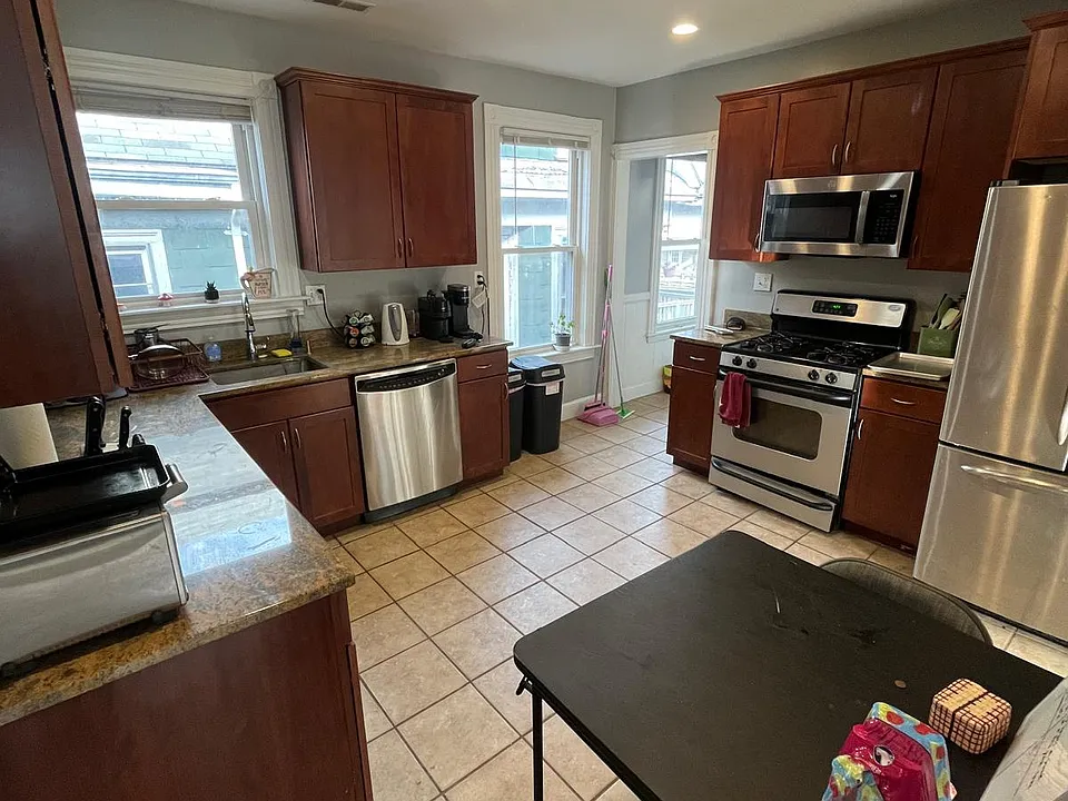 122 Calumet St #3B
