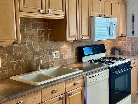 2nd image of 328 S Paseo Quinta APT D