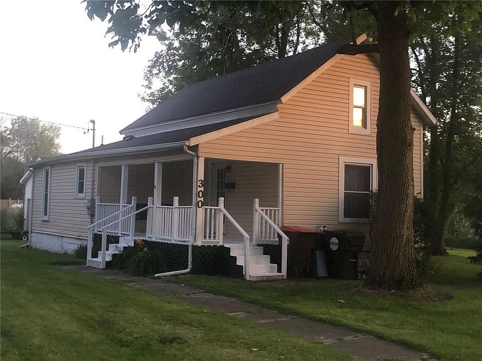 1st image of 300 E Hickory St