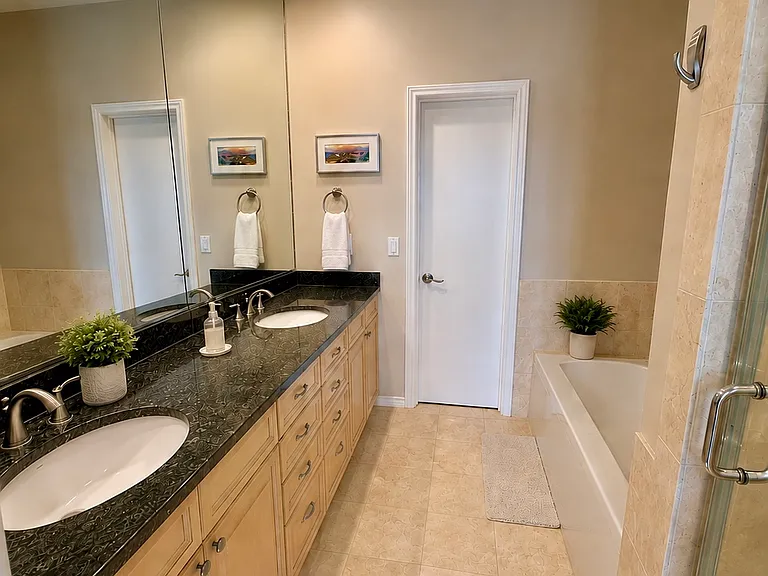 3906 Travis St — Photo 21