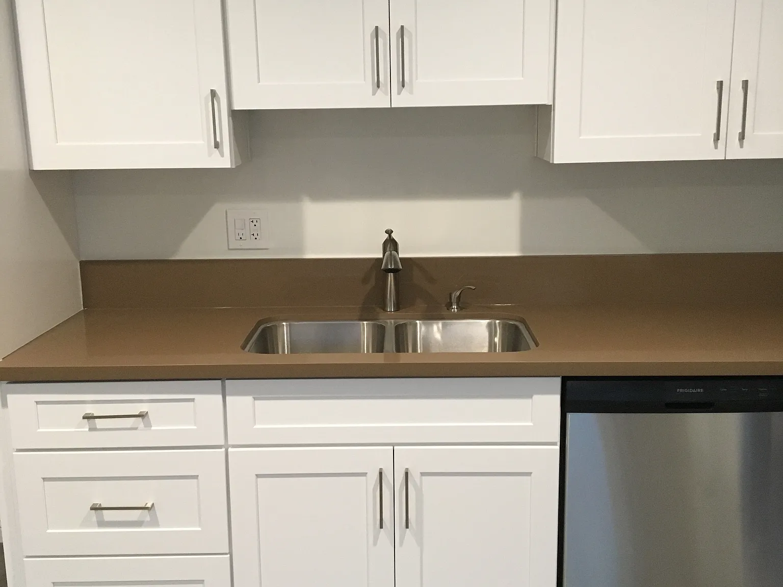 2 bed, 825 sqft, $2,595 — Photo 4