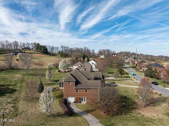 74th image of 405 Heather View Dr