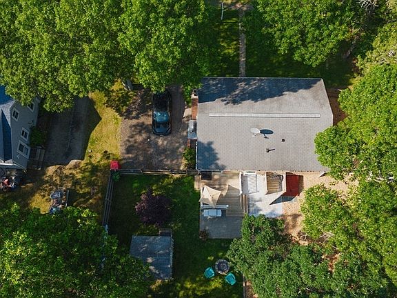3rd image of 19 Marc Ave