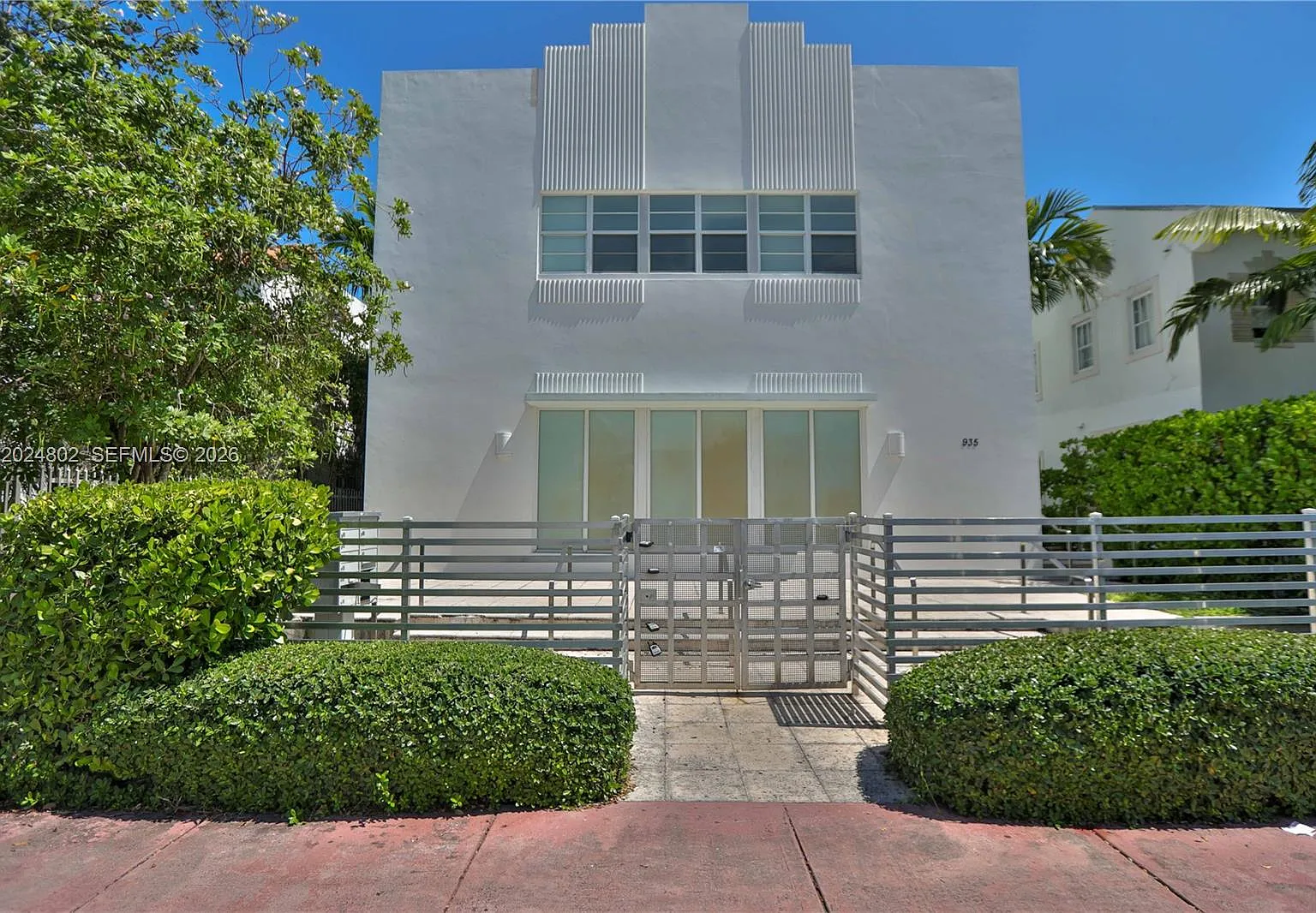 The Nobloi Condo — Photo 1