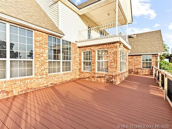 4th image of 311 Larsh Ln